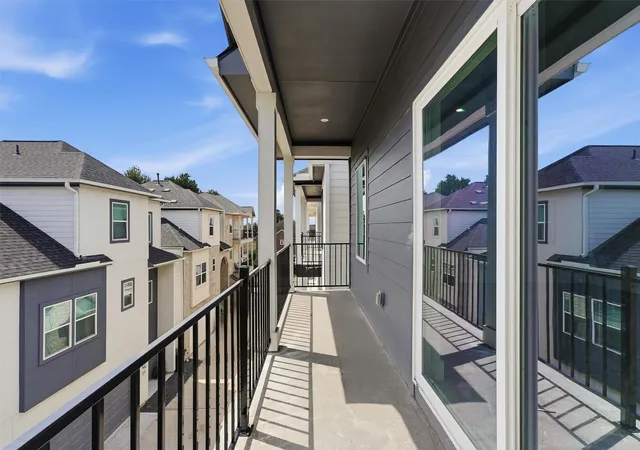 18th image of 1422 W 34th 1/2 St, Houston, TX 77018 | MLS# 11310007