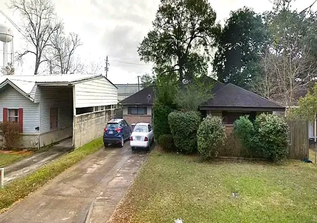Photo 1 of Single family home for sale at 1102 Woods Dr, Liberty, TX 77575 | MLS# 12221572 | Listing updated on 2026-02-08