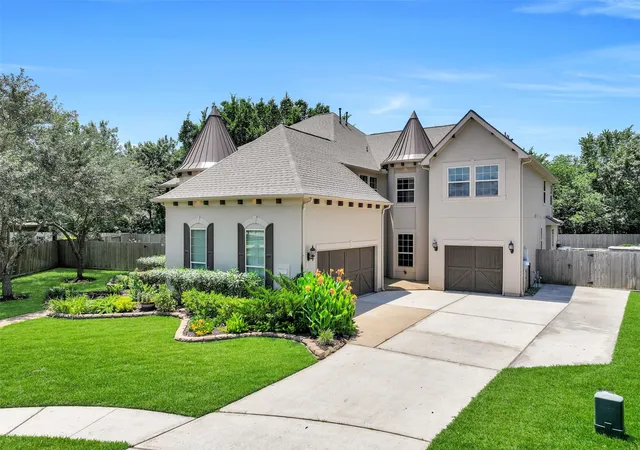 3rd image of 2304 Halls Creek Ct, Friendswood, TX 77546 | MLS# 76150924