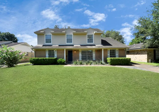Photo 2 of Single family home for sale at 8119 Concho St, Houston, TX 77036 | MLS# 25448085 | Listing updated on 2026-09-12