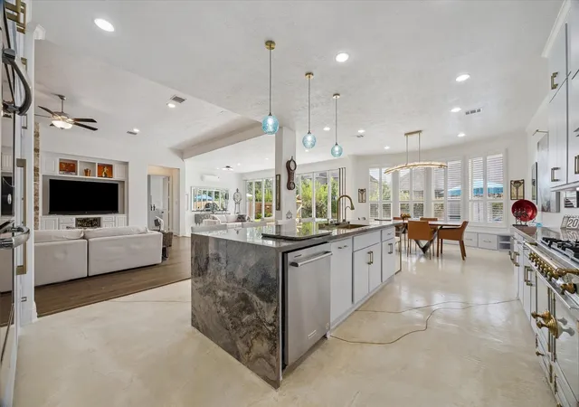 4th image of 3002 Joshua Tree Ln, Manvel, TX 77578 | MLS# 63254053