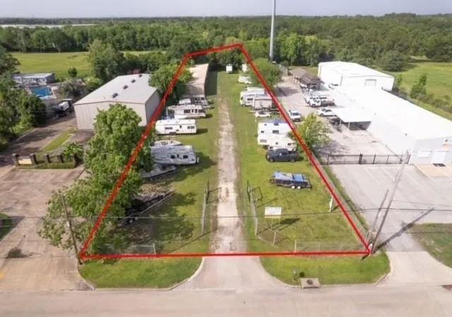 1st image of 5104 Hwy 3, Dickinson, TX 77539 | MLS# 67846023