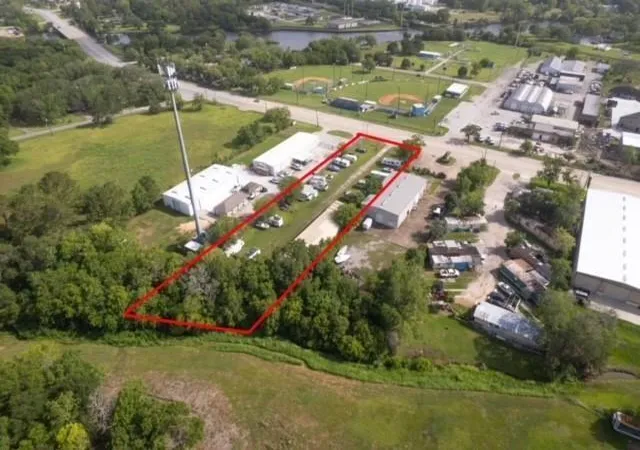 3rd image of 5104 Hwy 3, Dickinson, TX 77539 | MLS# 67846023