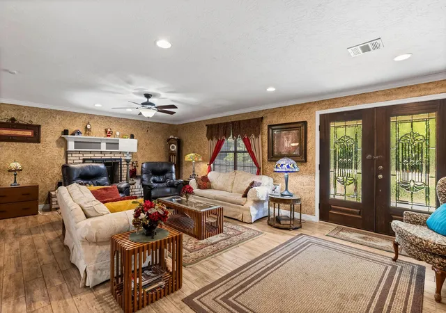 Photo 4 of Single family home for sale at 19094 Fm 2854 Rd, Montgomery, TX 77316 | MLS# 38143070 | Listing updated on 2026-09-14