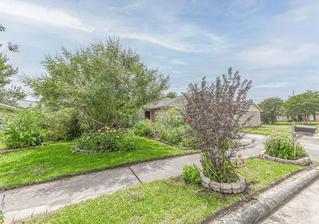Photo 1 of Sale Pending at 3627 Cheaney Dr, Houston, TX 77066 | MLS# 97802850 | Listing updated on 2026-08-21