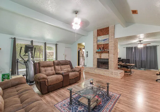 Photo 2 of Sale Pending at 3627 Cheaney Dr, Houston, TX 77066 | MLS# 97802850 | Listing updated on 2026-08-21
