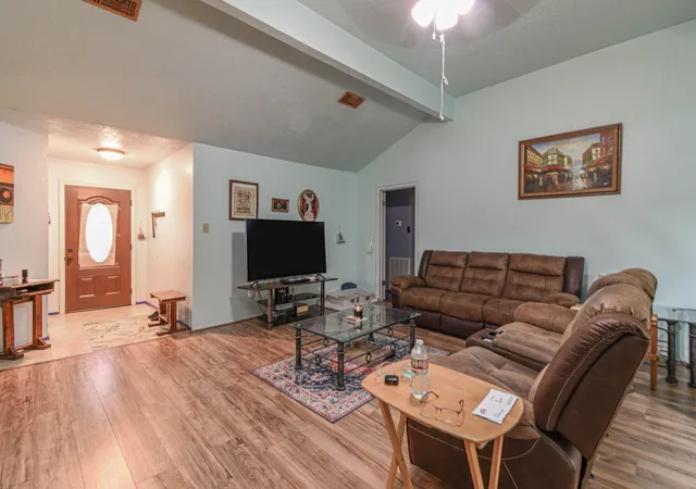 Photo 3 of Sale Pending at 3627 Cheaney Dr, Houston, TX 77066 | MLS# 97802850 | Listing updated on 2026-08-21