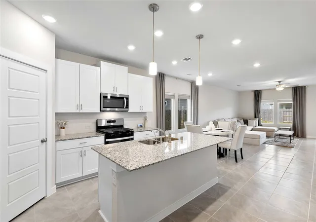 Photo 4 of Single family home for sale at 18623 Frost Ridge Dr, Crosby, TX 77532 | MLS# 83494844 | Listing updated on 2026-08-29