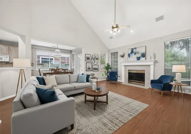 Photo 4 of Sale Pending at 1610 Marden Ln, Sugar Land, TX 77478 | MLS# 21771089 | Listing updated on 2026-09-21
