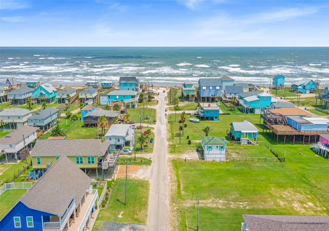 Homes for sale in Surfside Beach, TX | 231 Coral Ct, Surfside Beach, TX 77541 | MLS# 72420679