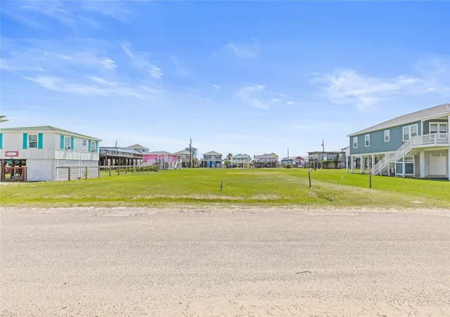 Homes for sale in Surfside Beach, TX | 231 Coral Ct, Surfside Beach, TX 77541 | MLS# 72420679