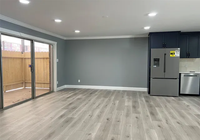 3rd image of 2516 Commonwealth St #102, Houston, TX 77006 | MLS# 71582364