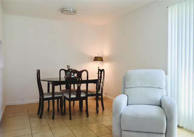 5th image of 2201 Fountain View Dr #5J, Houston, TX 77057 | MLS# 60065315