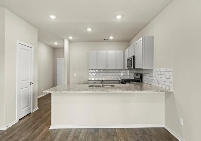Photo 3 of Single family home for sale at 2018 Starlight St, Angleton, TX 77515 | MLS# 44328111 | Listing updated on 2026-09-18