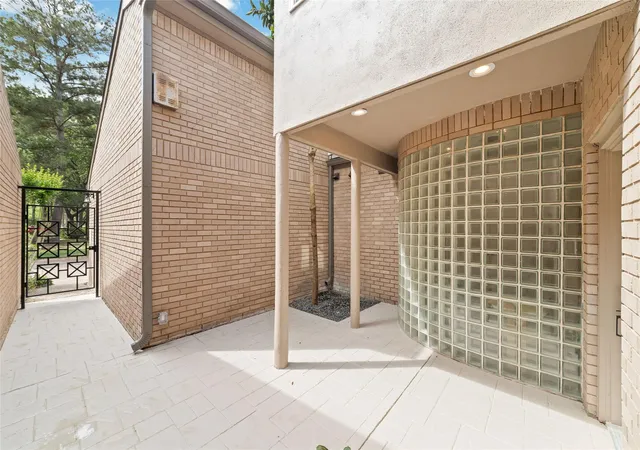 Photo 2 of Townhouse for sale at 9374 Briar Forest Dr, Houston, TX 77063 | MLS# 27789498 | Listing updated on 2026-09-19