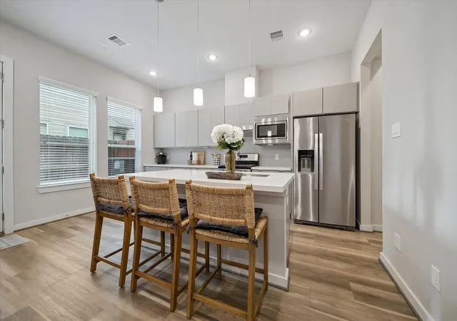 Photo 3 of Single family home for sale at 606 Thornton Rd #D, Houston, TX 77018 | MLS# 40613293 | Listing updated on 2026-08-30