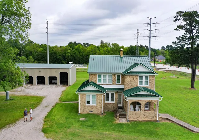 2nd image of 2222 N Main St, Highlands, TX 77562 | MLS# 26595946