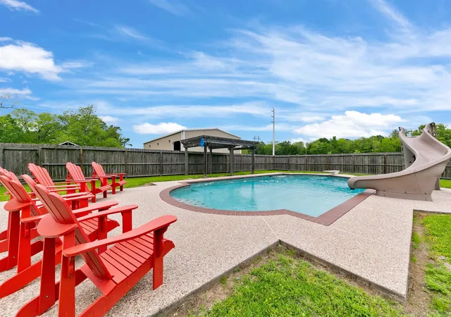 5th image of 2222 N Main St, Highlands, TX 77562 | MLS# 26595946