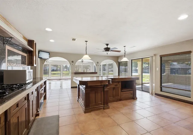 3rd image of 5902 Mccullough St, Baytown, TX 77521 | MLS# 56362722
