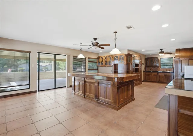 4th image of 5902 Mccullough St, Baytown, TX 77521 | MLS# 56362722