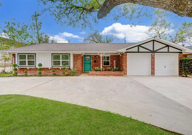 Homes for sale in Houston, TX | 8706 Glen Valley Dr, Houston, TX 77061 | MLS# 66594255