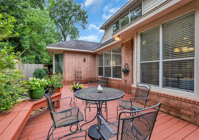 Homes for sale in The Woodlands, TX | 65 W Sienna Pl, The Woodlands, TX 77382 | MLS# 57185877