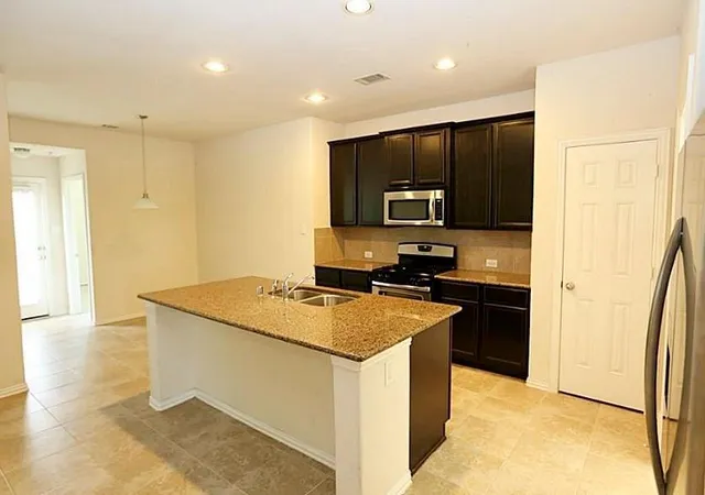 Photo 3 of Single family home for sale at 8139 Silent Deep Dr, Rosenberg, TX 77469 | MLS# 950565 | Listing updated on 2026-08-18