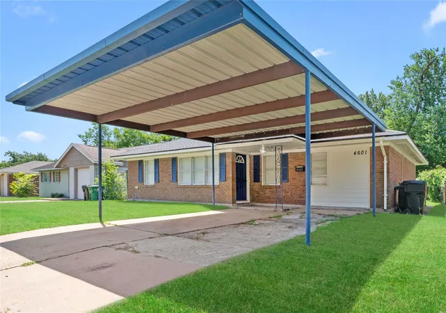 Photo 3 of Single family home for sale at 4601 W 43rd Street, Houston, TX 77092 | MLS# 84083099 | Listing updated on 2026-09-20