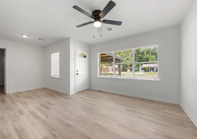 Photo 3 of Single family home for sale at 4601 W 43rd Street, Houston, TX 77092 | MLS# 84083099 | Listing updated on 2026-09-20
