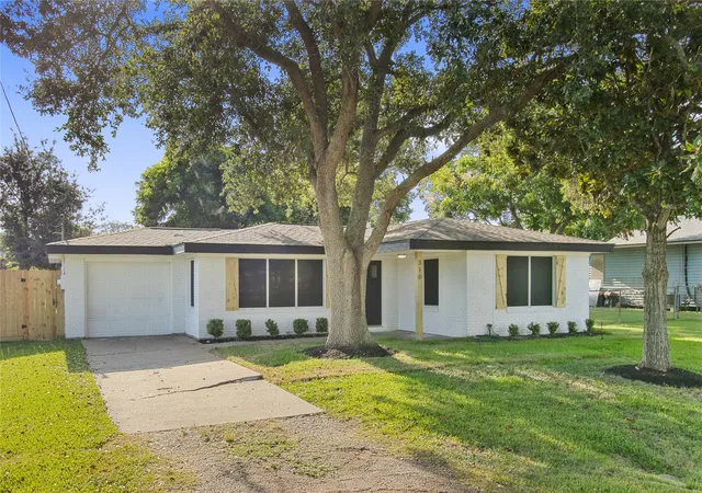 Photo 3 of Sale Pending at 316 S Noble Rd, Texas City, TX 77591 | MLS# 33870584 | Listing updated on 2026-09-10