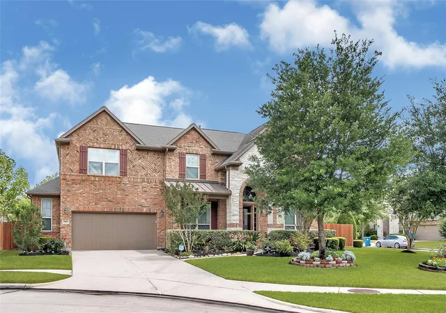 Photo 3 of Single family home for sale at 15811 Coffee Crk Ct, Houston, TX 77044 | MLS# 84484091 | Listing updated on 2026-08-21