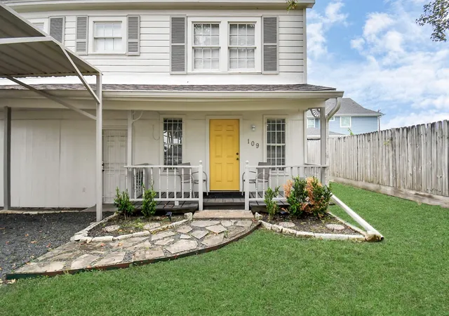 Homes for sale in Houston, TX | 109 Amundsen St, Houston, TX 77009 | MLS# 86569947
