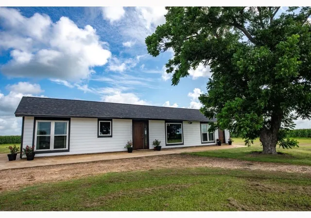 2nd image of 1737 County Road 425, Bay City, TX 77414 | MLS# 71102911