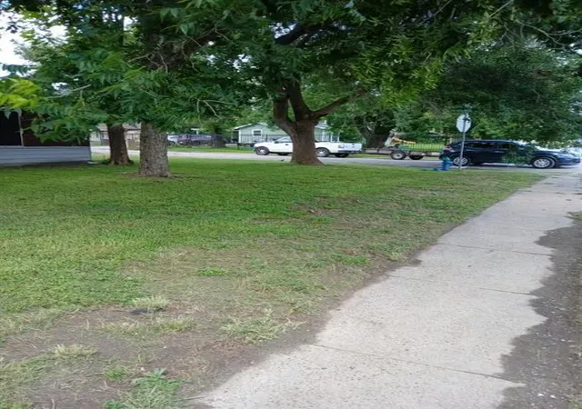Photo 3 of Sale Pending at 5235 Bellfort St, Houston, TX 77033 | MLS# 38181569 | Listing updated on 2026-09-02