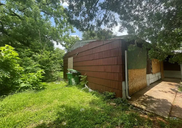 Photo 3 of Sale Pending at 5235 Bellfort St, Houston, TX 77033 | MLS# 38181569 | Listing updated on 2026-09-02