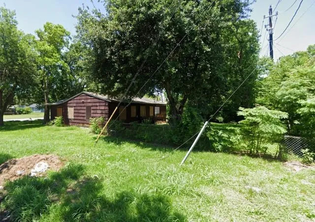 Photo 4 of Sale Pending at 5235 Bellfort St, Houston, TX 77033 | MLS# 38181569 | Listing updated on 2026-09-02