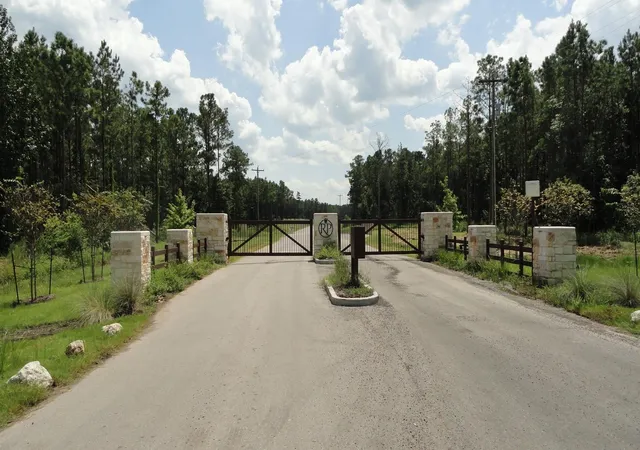 Photo 2 of Land for sale at 00 Leopold St, Huntsville, TX 77340 | MLS# 73405763 | Listing updated on 2026-06-26