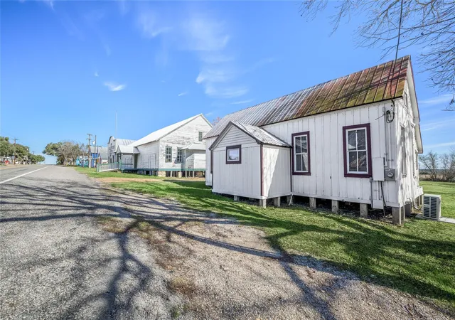 4th image of 4391 Tx-237, Round Top, TX 78954 | MLS# 72465580