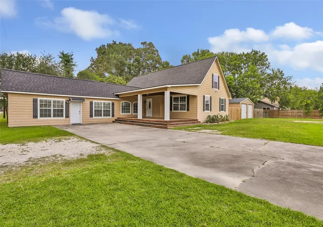 Homes for sale in Dayton, TX | 202 E Kay St, Dayton, TX 77535 | MLS# 88610700