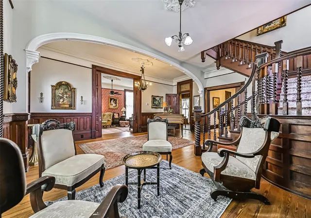 Photo 4 of Single family home for sale at 1021 35th Street, Galveston, TX 77550 | MLS# 18212983 | Listing updated on 2026-08-05