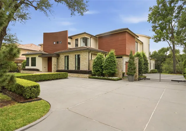 2nd image of 309 Glenwood Dr, Houston, TX 77007 | MLS# 27448776