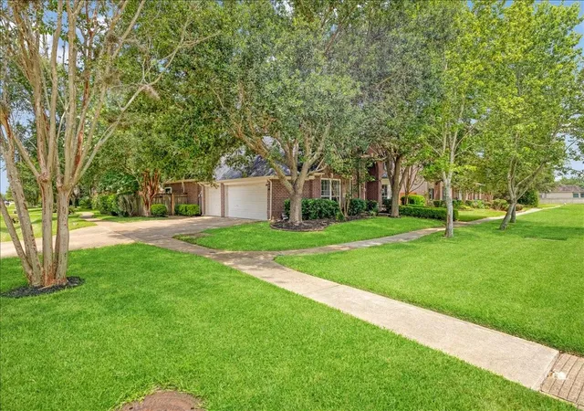 Photo 3 of Sale Pending at 3803 Dewalt Way, Missouri City, TX 77459 | MLS# 7947168 | Listing updated on 2026-09-15