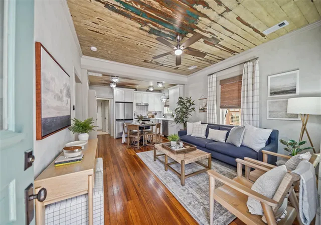 Photo 2 of Single family home for sale at 3705 Ave K, Galveston, TX 77550 | MLS# 19352045 | Listing updated on 2026-08-27