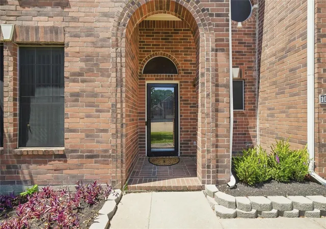 Photo 3 of Single family home for sale at 10827 Oak Acres Dr, Houston, TX 77065 | MLS# 15410374 | Listing updated on 2026-09-08