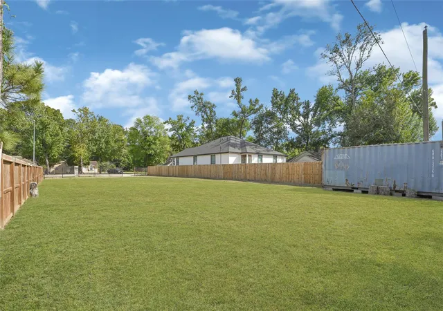 3rd image of 16231 Green Manor Dr Dr, Humble, TX 77396 | MLS# 30080758