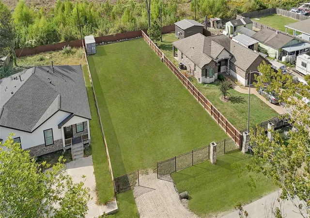 5th image of 16231 Green Manor Dr Dr, Humble, TX 77396 | MLS# 30080758