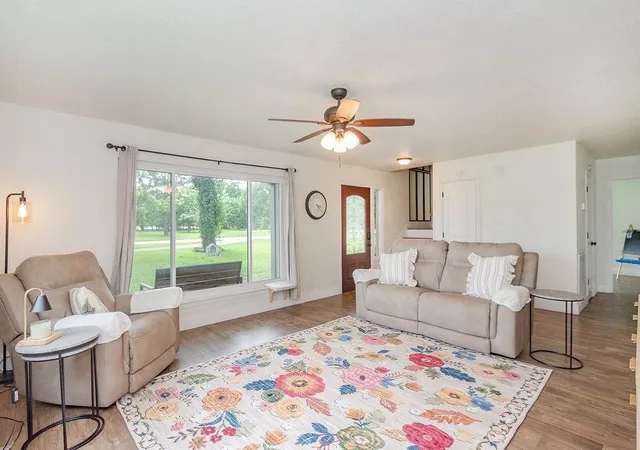 Homes for sale in Angleton, TX | 1055 S Anderson St, Angleton, TX 77515 | MLS# 72001520
