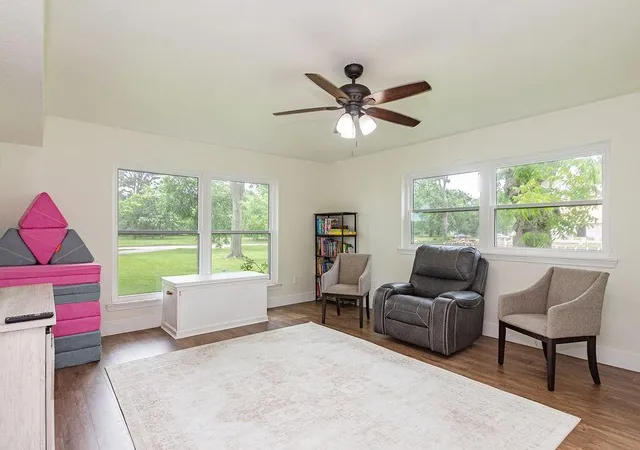 Photo 3 of Sale Pending at 1055 S Anderson St, Angleton, TX 77515 | MLS# 72001520 | Listing updated on 2026-09-11