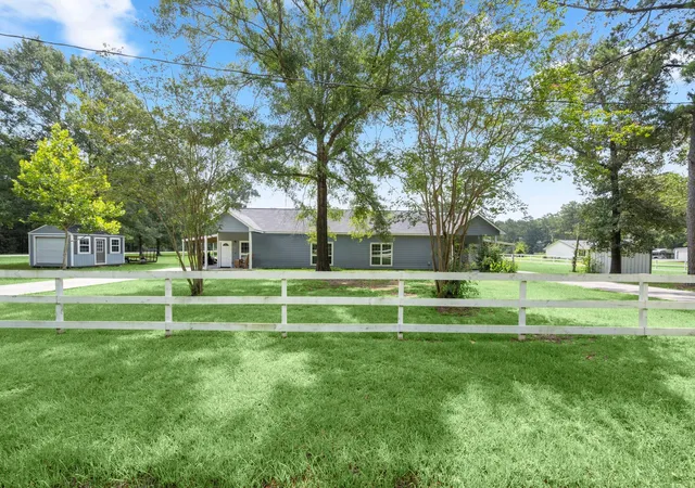 Photo 1 of Sale Pending at 10871 Coaster Ln, Conroe, TX 77306 | MLS# 25014976 | Listing updated on 2026-09-17