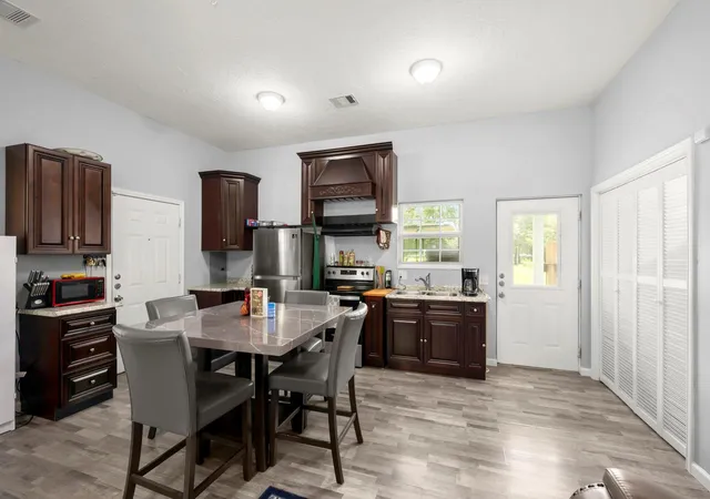 Photo 4 of Sale Pending at 10871 Coaster Ln, Conroe, TX 77306 | MLS# 25014976 | Listing updated on 2026-09-17